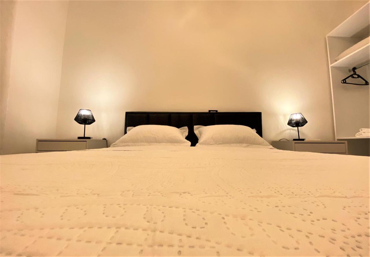 ドゥラスThe White Cornerアパートメント エクステリア 写真