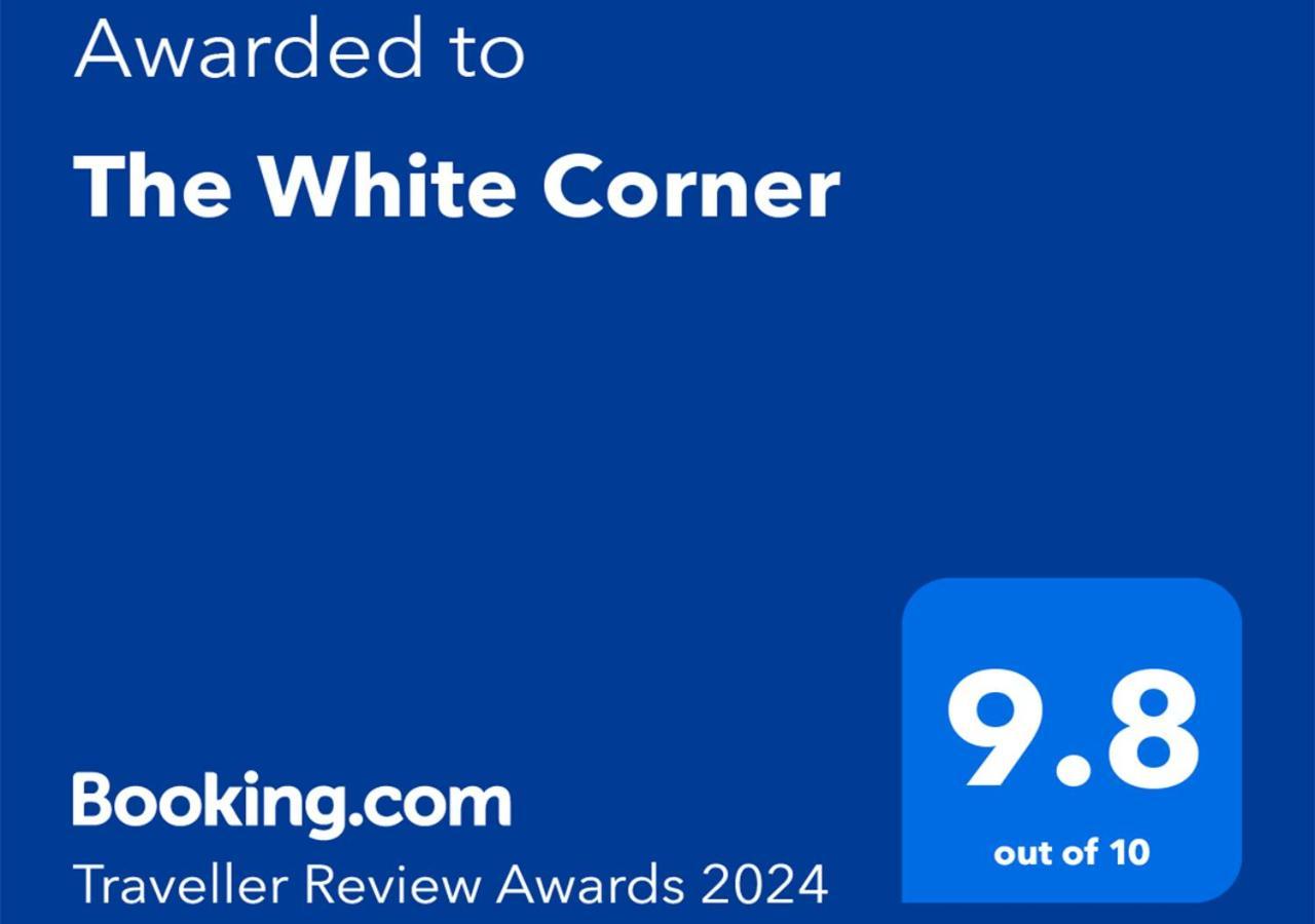 ドゥラスThe White Cornerアパートメント エクステリア 写真